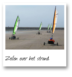Zeilen over het strand (blokarten)